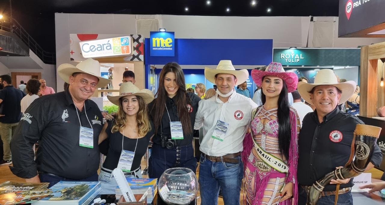 Miss Rodeio Brasil participa da 24ª feira de Turismo AVIRRP representando a Festa do Peão de Barretos