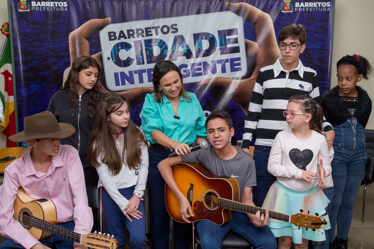 Prefeitura da Estância Turística de Barretos entrega premiação do Concurso A Mais Bela Voz Kids