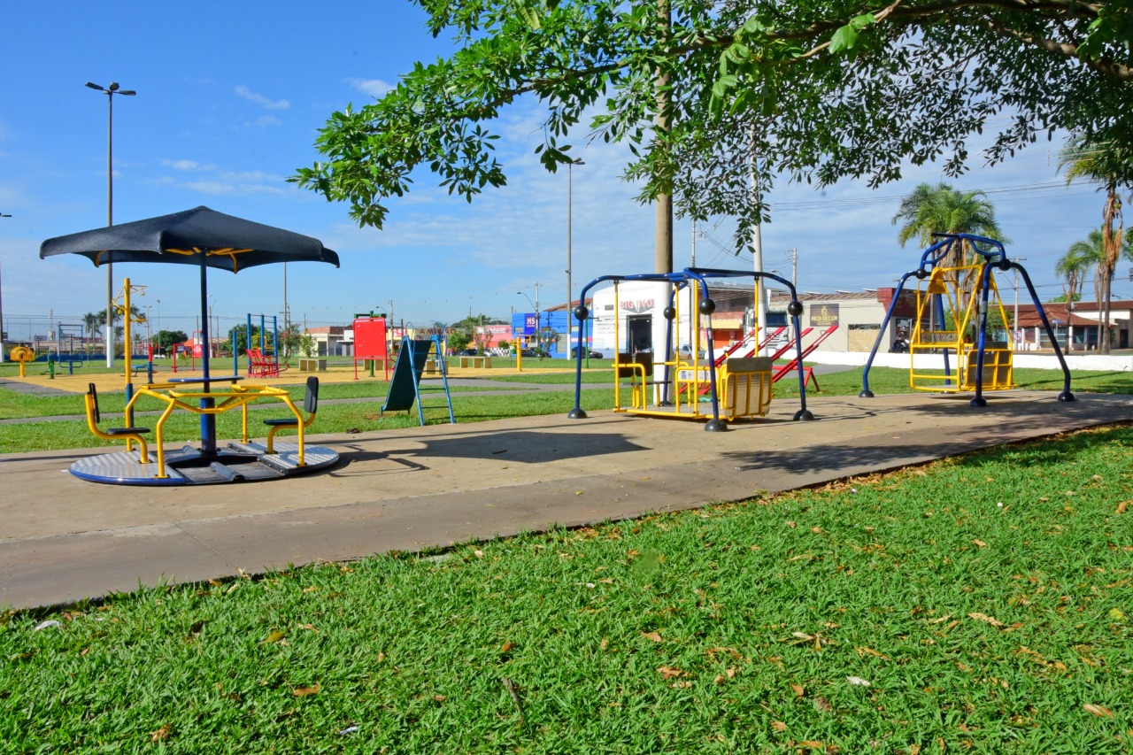 Mais inclusão: Prefeitura instala, no Barretos II, o segundo playground adaptado da cidade