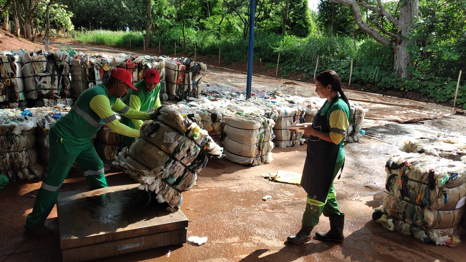 6.620 Kg de plástico da Usina de Triagem foram vendidos pelos SAAE Barretos na segunda-feira (13)