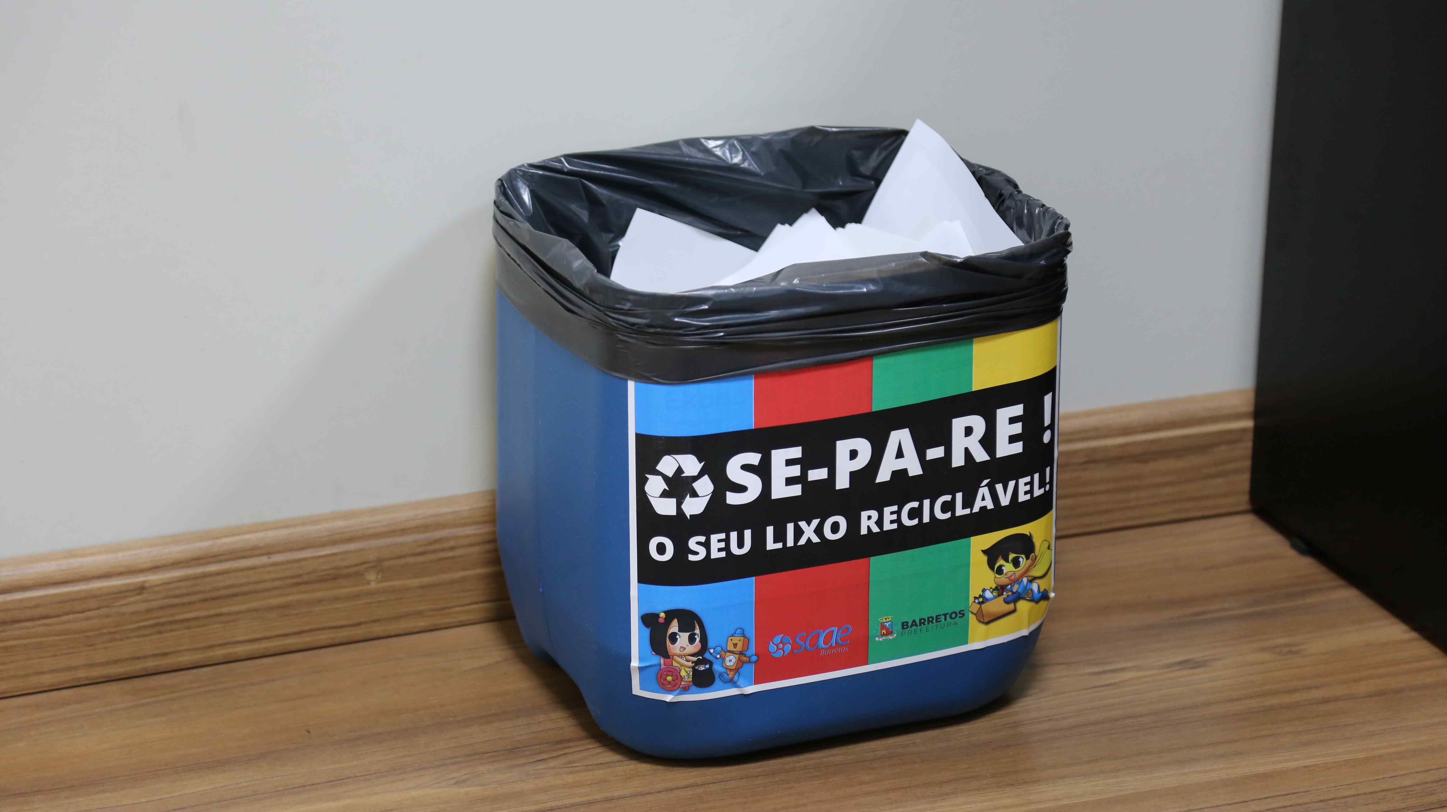 SAAE Barretos incentiva servidores ao descarte seletivo de lixo durante o expediente na sede central