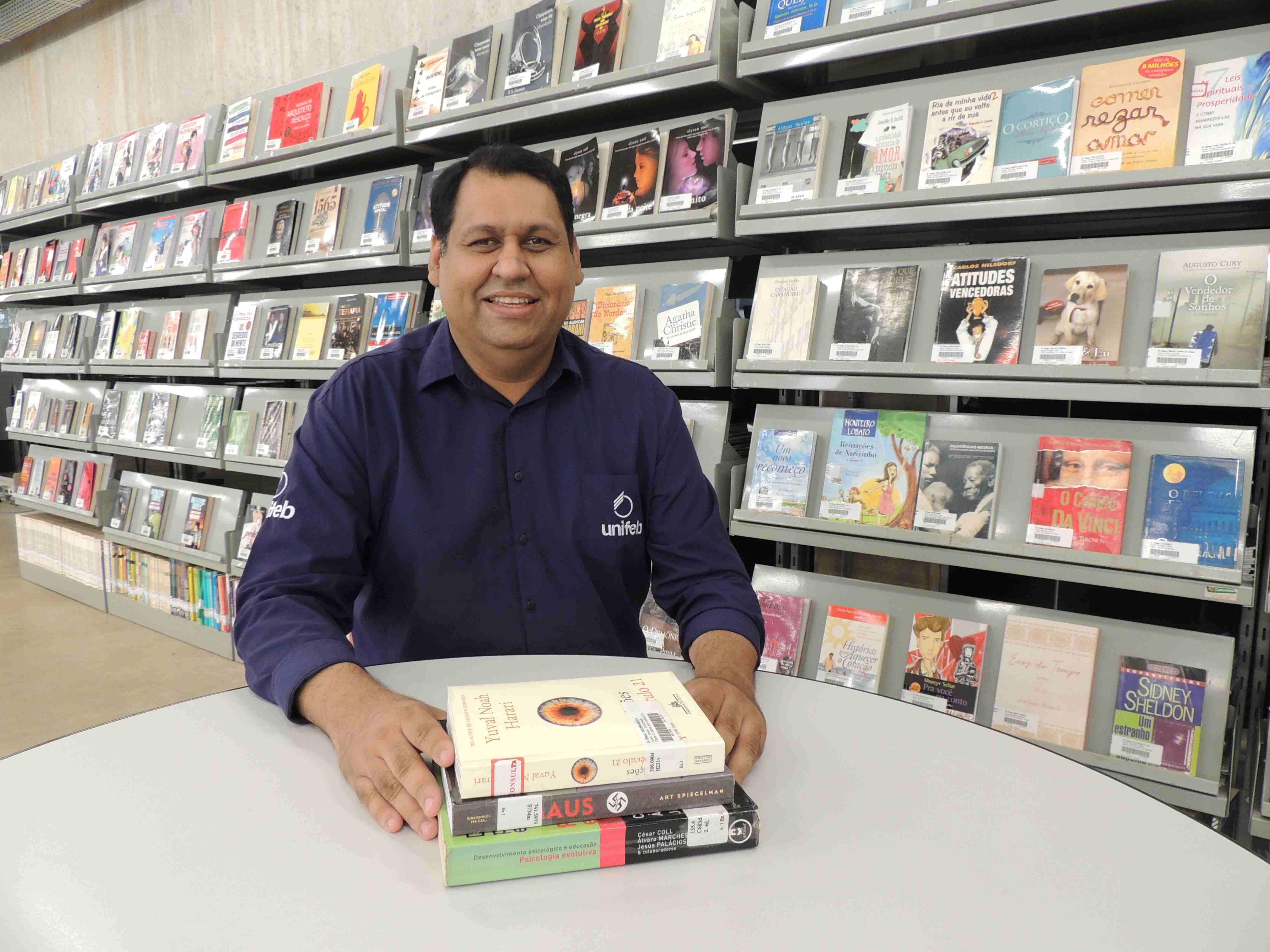 Em dois anos, UNIFEB investe cerca de R$ 100 mil na compra de novos livros para a Biblioteca