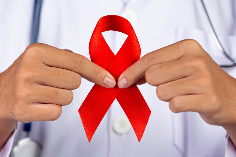 Dezembro Vermelho: campanha busca promover conscientização sobre HIV/AIDS
