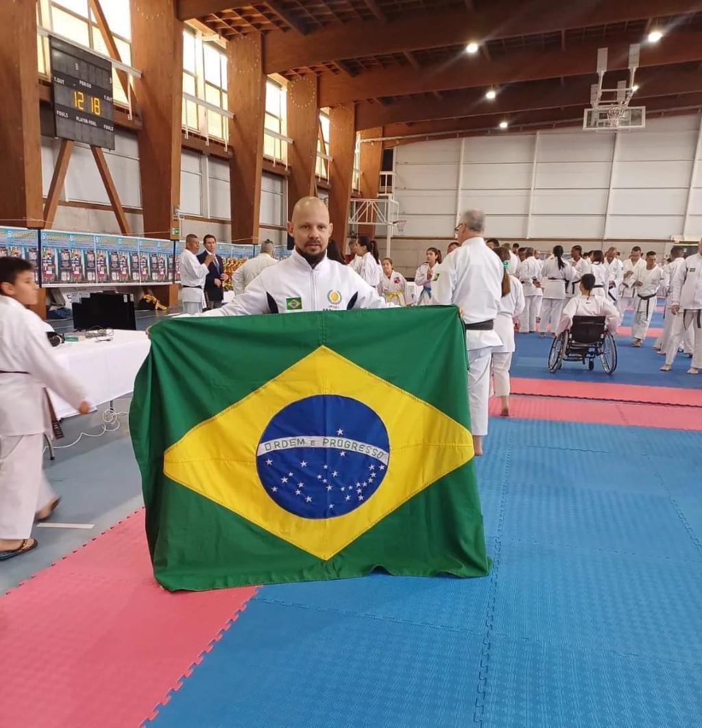 Professor do Colégio FEB é convidado para representar o Brasil no Campeonato Mundial da JKS Karatê Shotokan no Japão