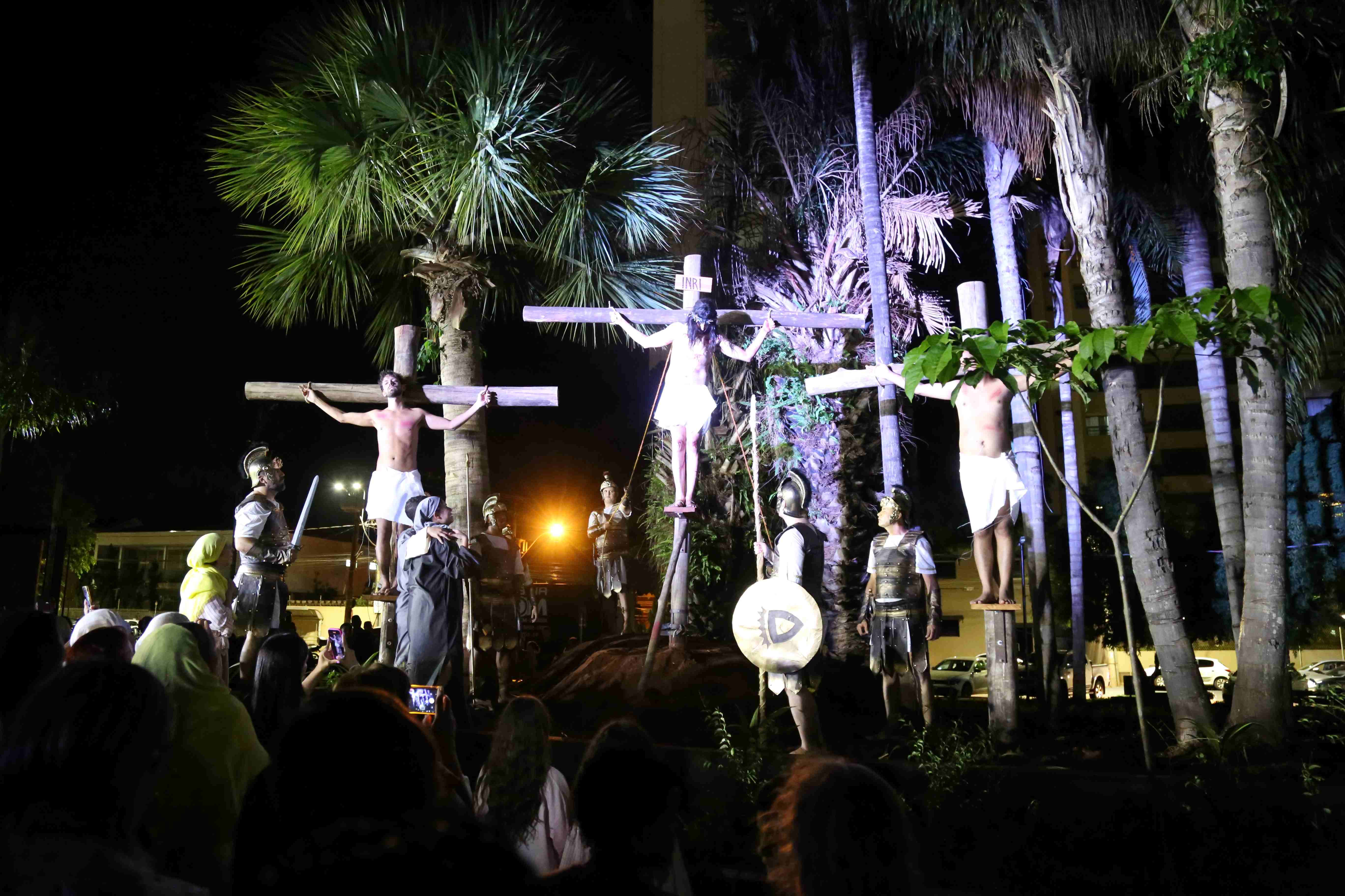 Paixão de Cristo 2024 de Barretos é sucesso de público na Praça Francisco Barreto