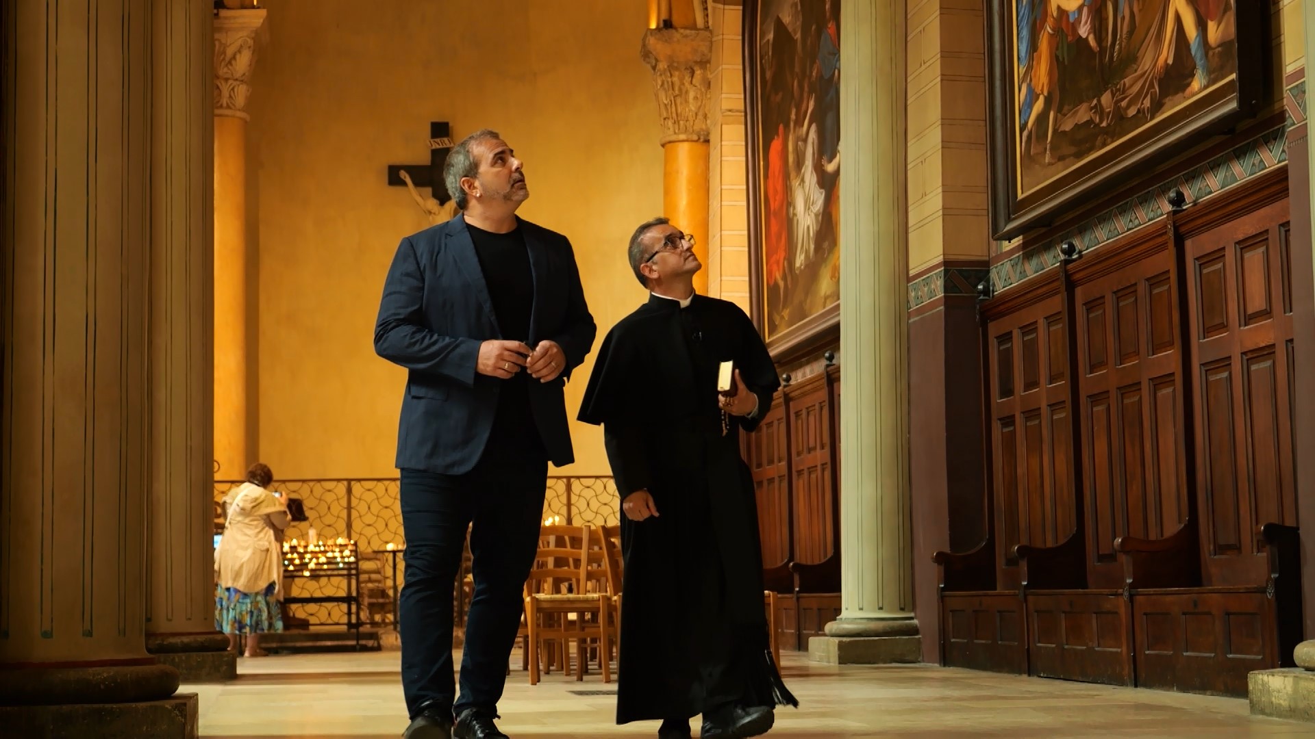 Rodrigo Alvarez visita a Igreja mais antiga de Paris no "Expedições ao Sagrado"