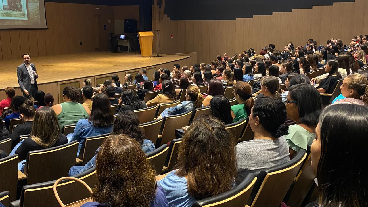 Mais de 700 professores da rede pública na palestra do Instituto Cultural do Hospital de Amor de Barretos