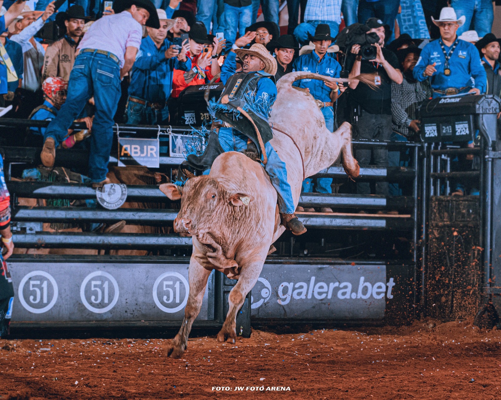 Competidor de Araraquara leva a maior nota da segunda noite da Liga Nacional de Rodeio na 69ª Festa do Peão de Barretos