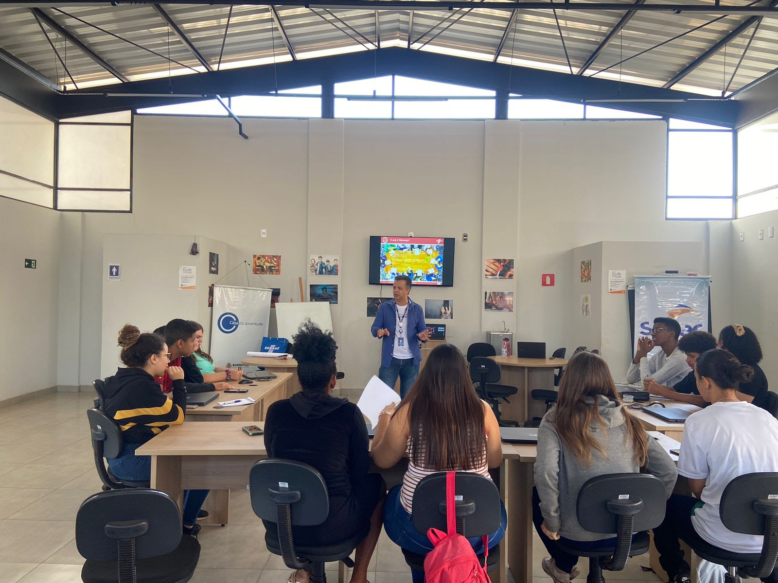 Sebrae-SP realiza ‘Oficina de Ideação e Liderança’ na Casa da Juventude de Barretos