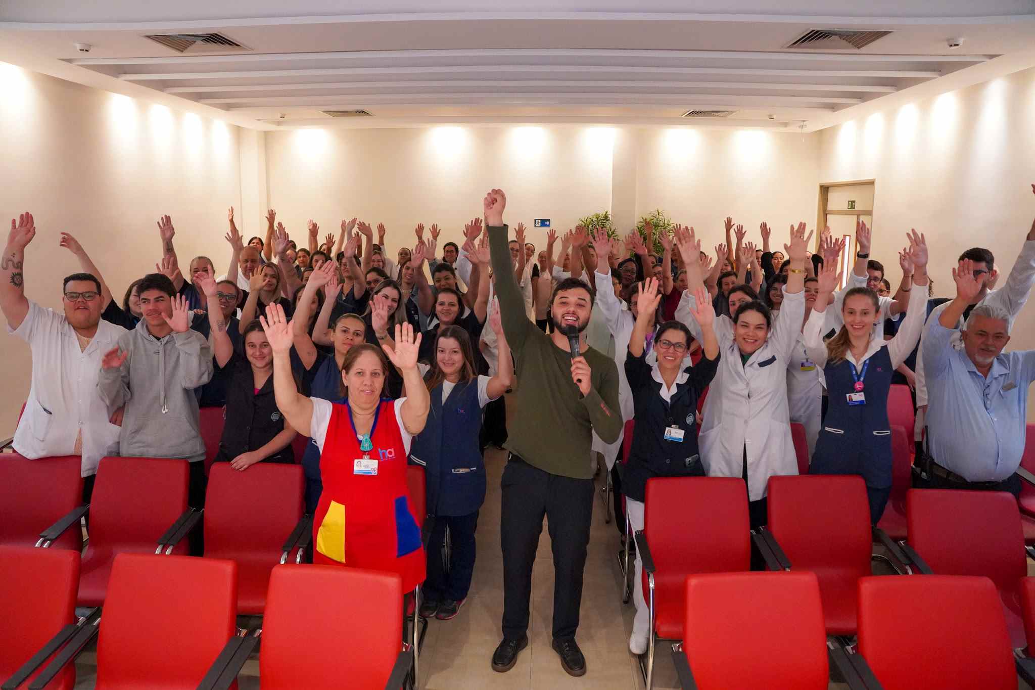 Deivid Freitas realiza palestra show para colaboradores do Hospital de Amor de Barretos