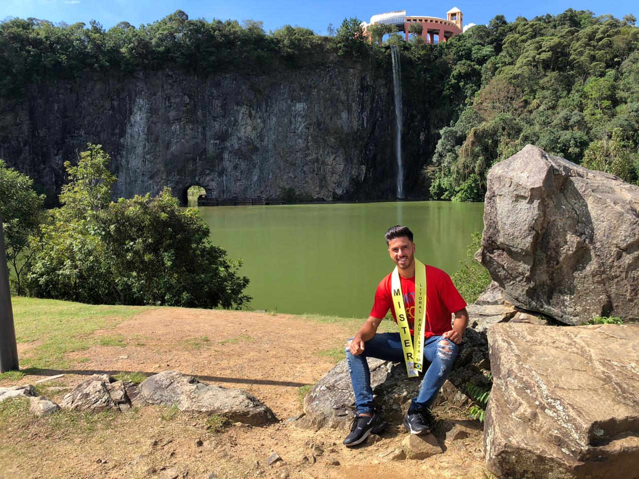 Mister Eco Litoral Paulista 2019 recebe o título de Mister Eco Elegância Brazil 2019
