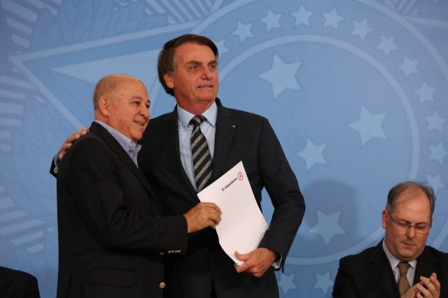 Presidente Jair Bolsonaro confirma presença na Festa do Peão de Barretos de 2020