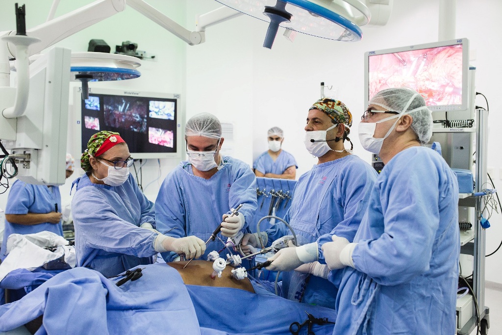 Curso de cirurgia no aparelho digestivo terá série com mais de 10 cirurgias ao vivo