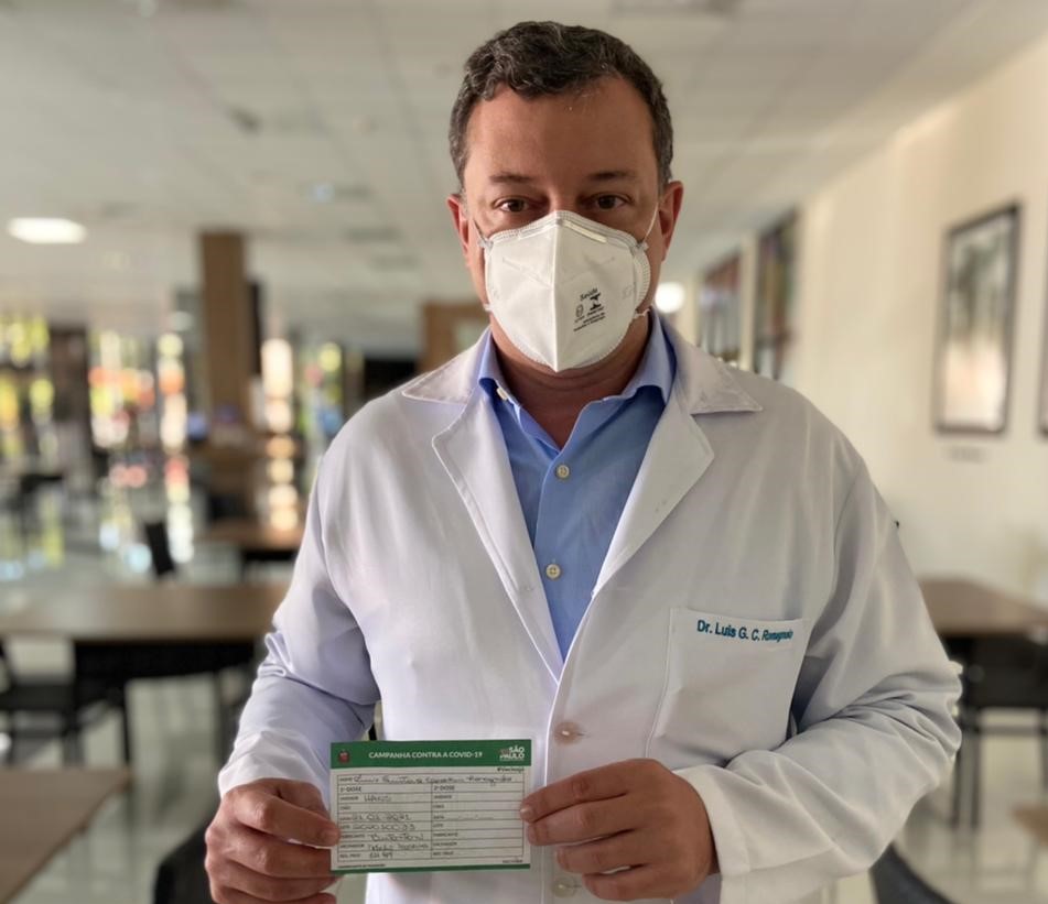 Equipe do IRCAD,  filial do Hospital de Amor, começa a ser vacinada contra a Covid-19